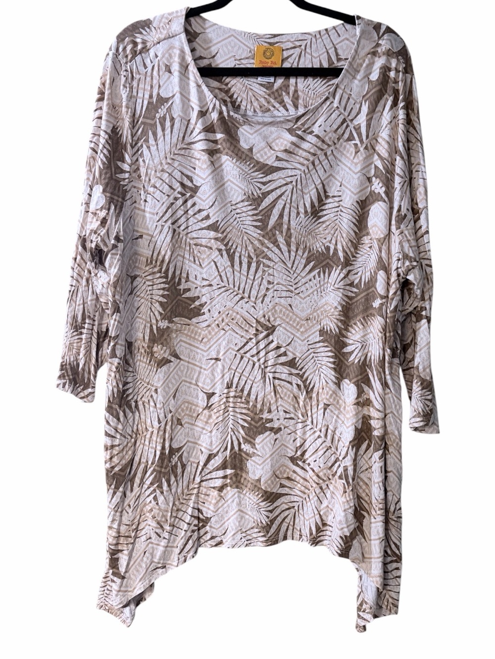 Ruby Rd. Plus Size Asymmetrical Sharkbite Hem Tropical Print Top 2X EUC